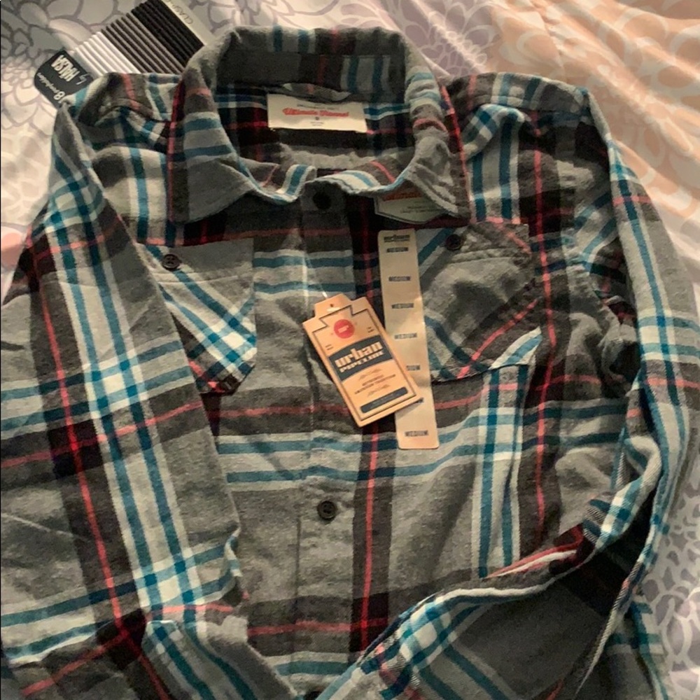 Young men’s medium button up shirt